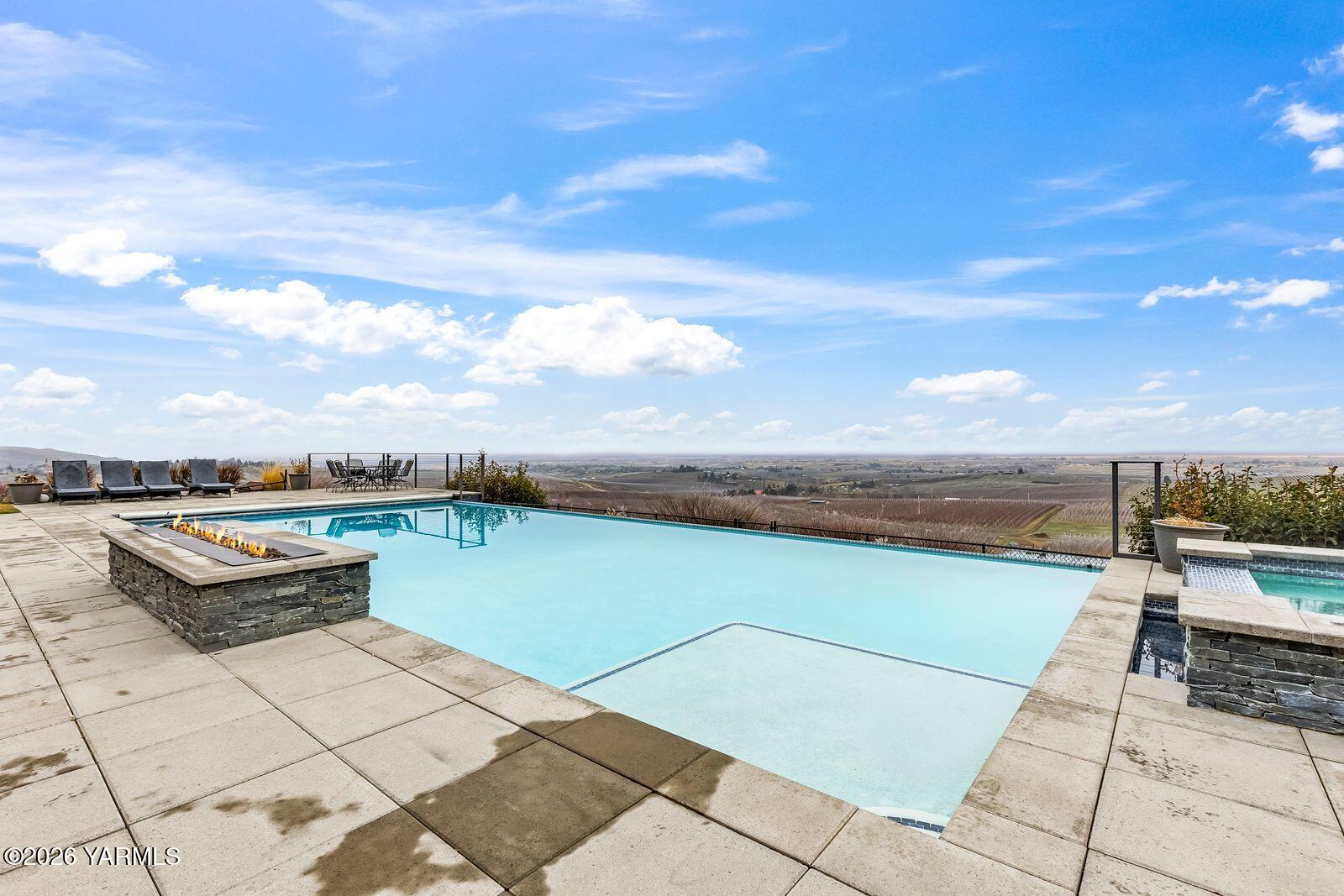 13990 Marble Road Yakima, WA 98908 - Photo 56 of 60 a terrace with outdoor seating and city view