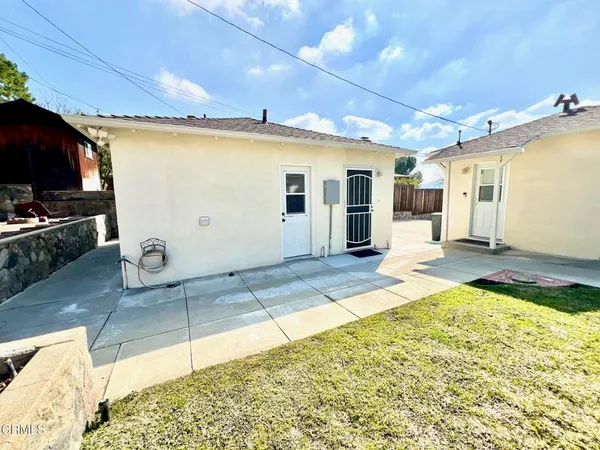 $2,050 | 3123 Stevens Street, La Crescenta, CA 91214