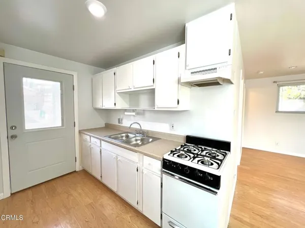 $2,050 | 3123 Stevens Street, La Crescenta, CA 91214