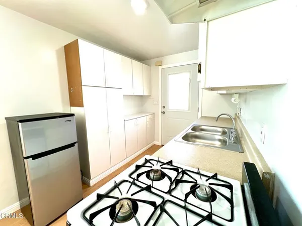 $2,050 | 3123 Stevens Street, La Crescenta, CA 91214