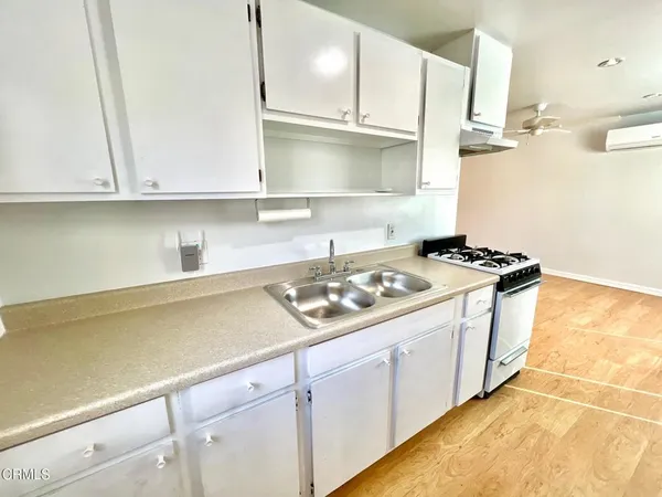 $2,050 | 3123 Stevens Street, La Crescenta, CA 91214