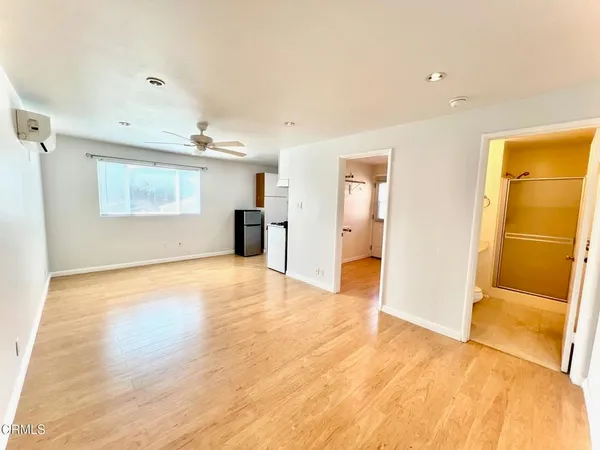 $2,050 | 3123 Stevens Street, La Crescenta, CA 91214