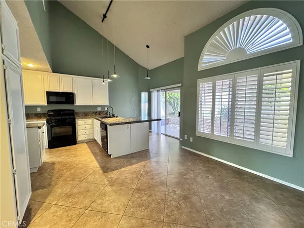 $2,350 | 5891 Riviera Avenue, Banning, CA 92220