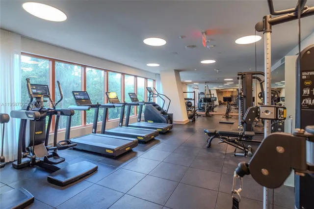 $6,300 | 2678 Tigertail Avenue, Unit 1109, Miami, FL 33133