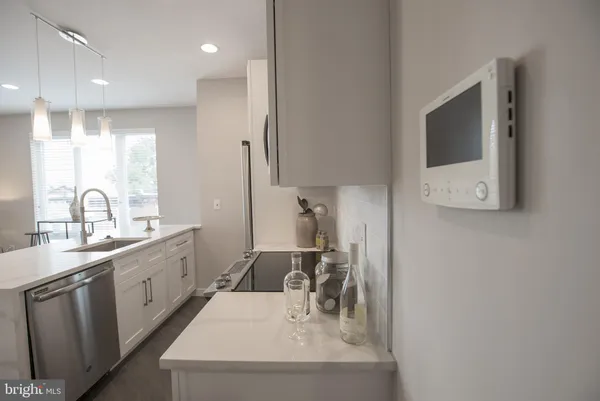 $2,050 | 1508 Ridge Avenue, Unit 301, Philadelphia, PA 19130