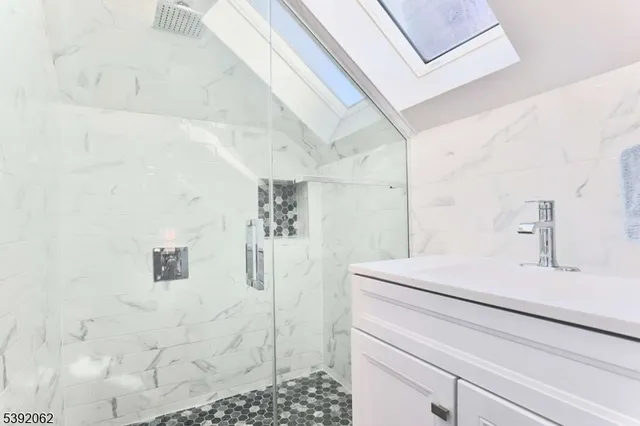 $749,900 | 137-139 Monmouth Road, Elizabeth, NJ 07208