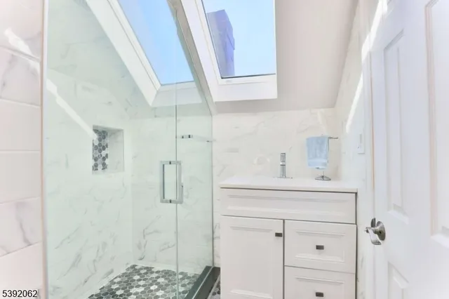 $749,900 | 137-139 Monmouth Road, Elizabeth, NJ 07208