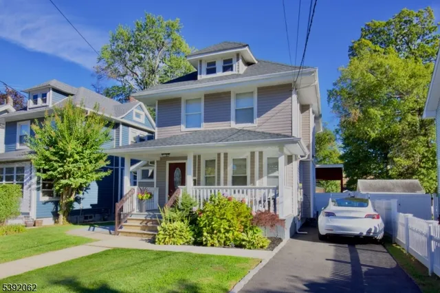 $749,900 | 137-139 Monmouth Road, Elizabeth, NJ 07208