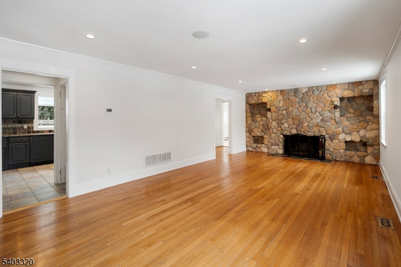 170 New Providence Road Mountainside, NJ 07092 - Photo 7 of 44