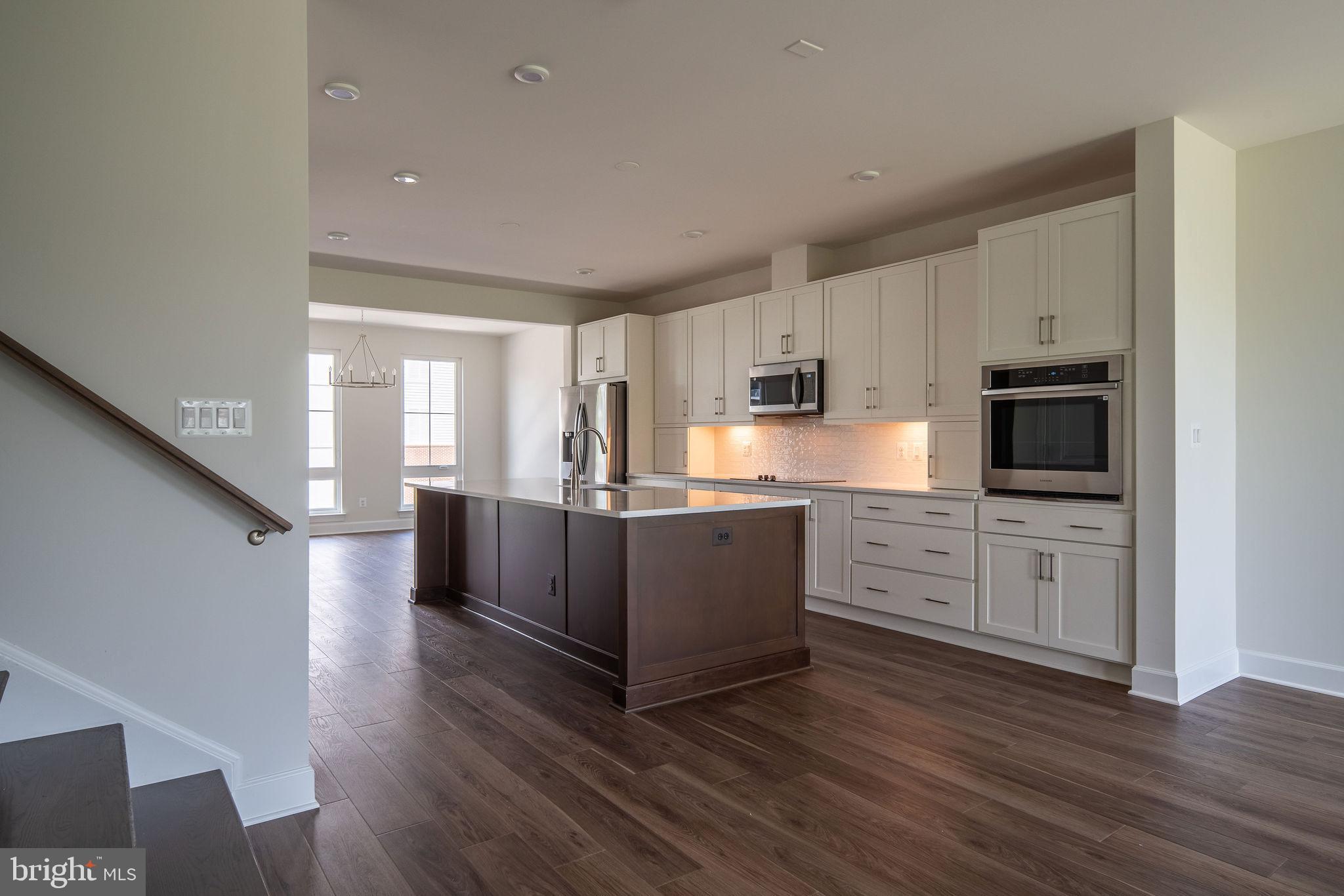 647 Angelfish Way Woodbridge, VA 22191 - Photo 2 of 18