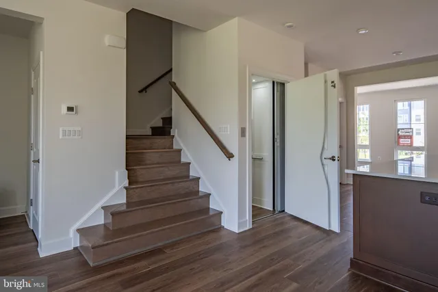 $799,990 | 647 Angelfish Way, Woodbridge, VA 22191