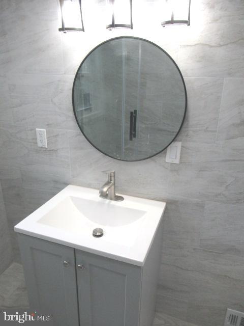 3153 Alabama Road Camden, NJ 08104 - Photo 10 of 15 Bathroom