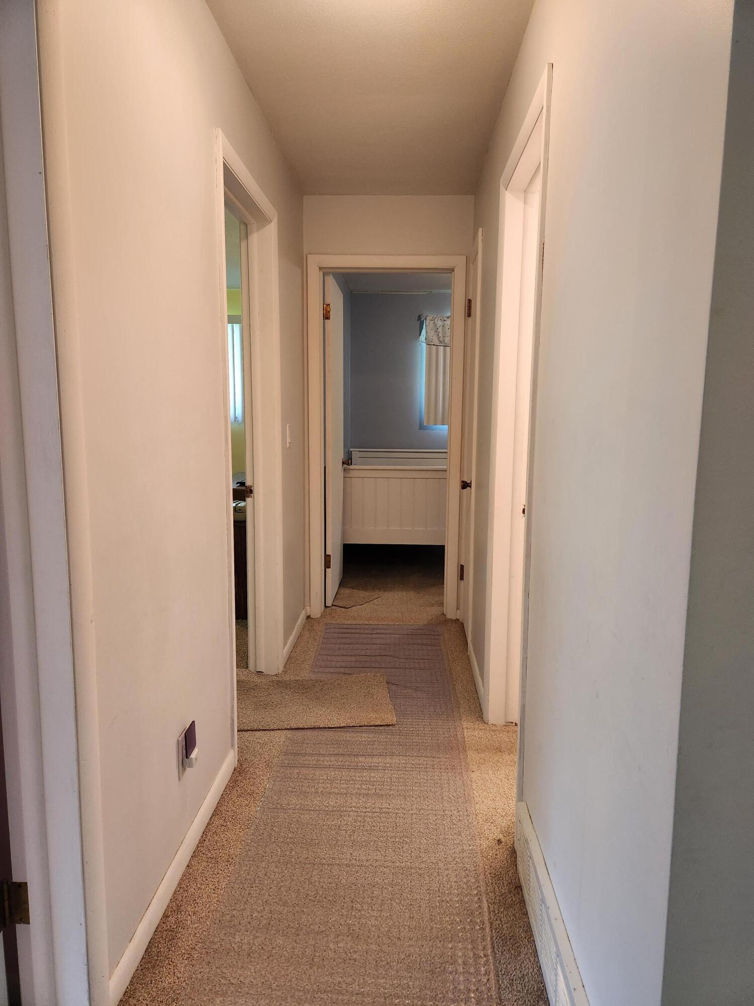 2849 Hall Road Muskegon, MI 49442 - Photo 11 of 33 Bedroom hallway
