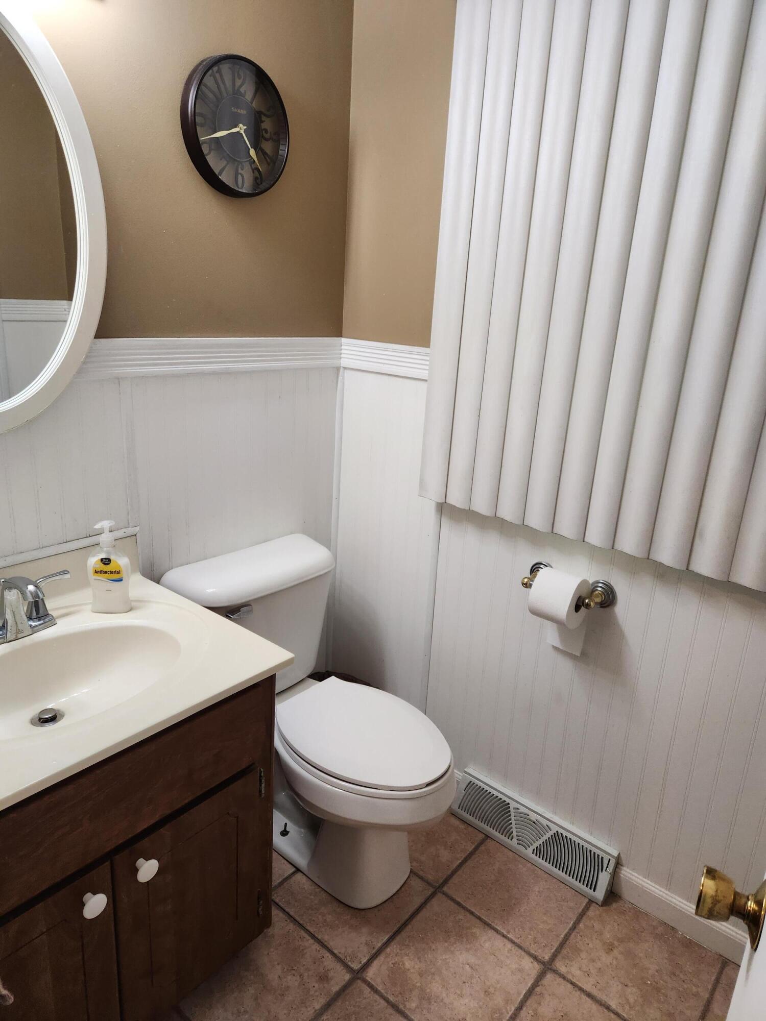 2849 Hall Road Muskegon, MI 49442 - Photo 20 of 33 2nd full bath