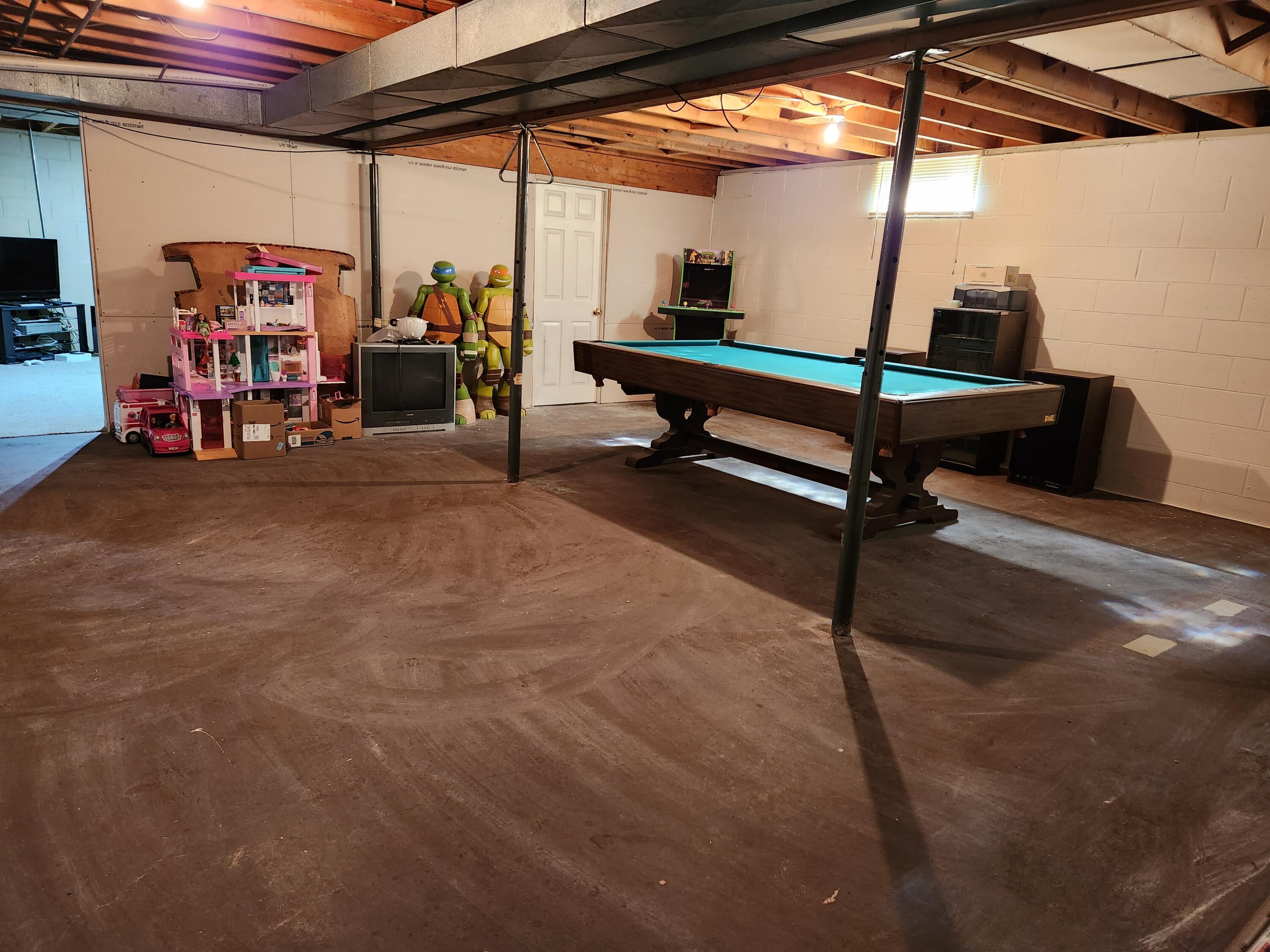2849 Hall Road Muskegon, MI 49442 - Photo 25 of 33 Recreational room