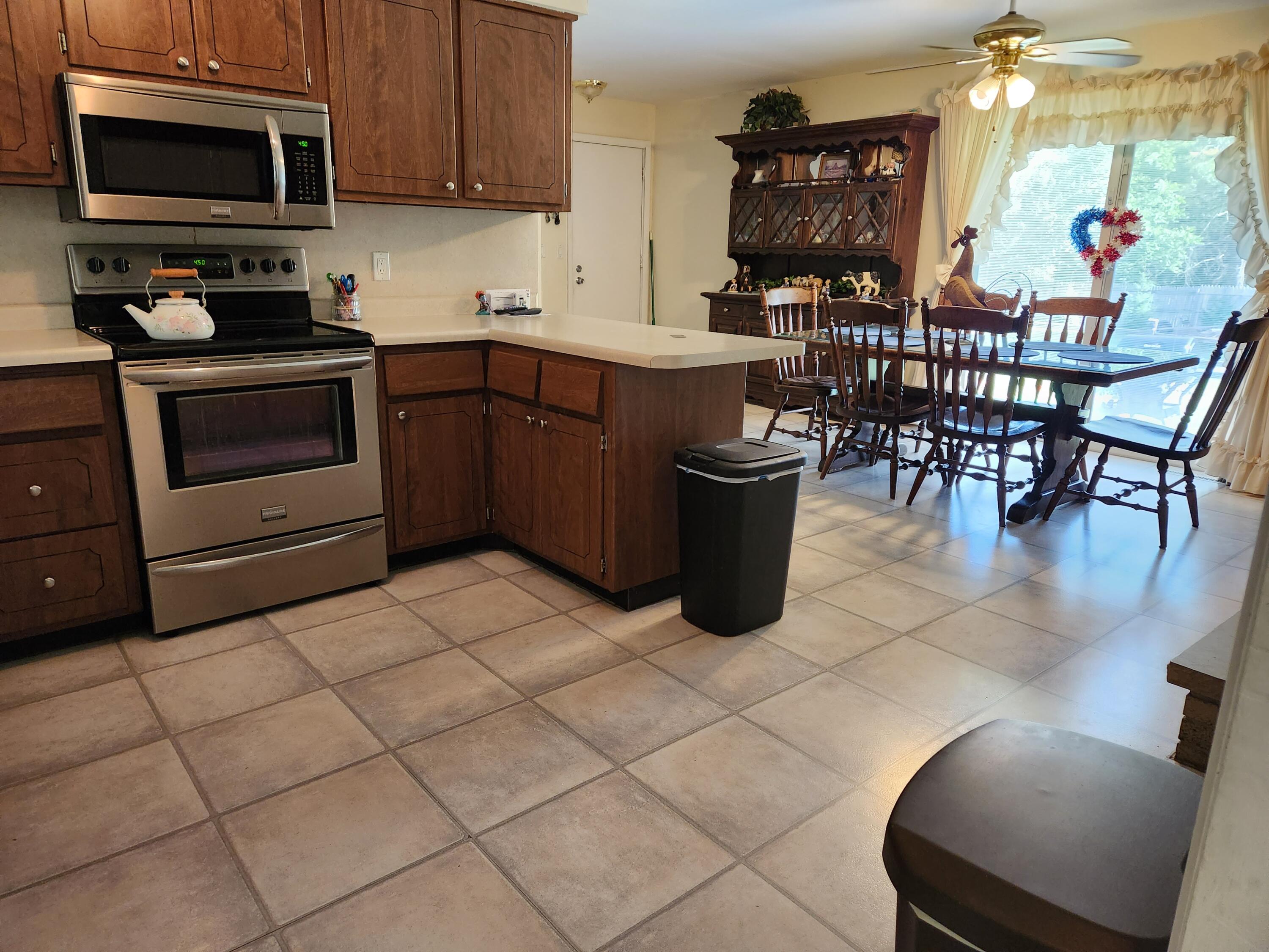 2849 Hall Road Muskegon, MI 49442 - Photo 4 of 33 20230811_164715