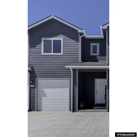 $270,900 | 612 Badger Lane, Mills, WY 82644