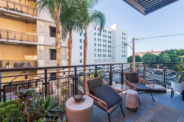 $539,000 | 835 Locust Avenue, Unit 310, Long Beach, CA 90813