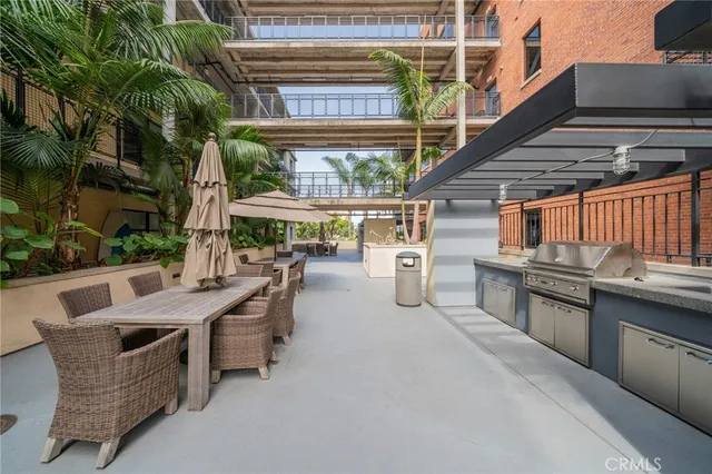 $539,000 | 835 Locust Avenue, Unit 310, Long Beach, CA 90813