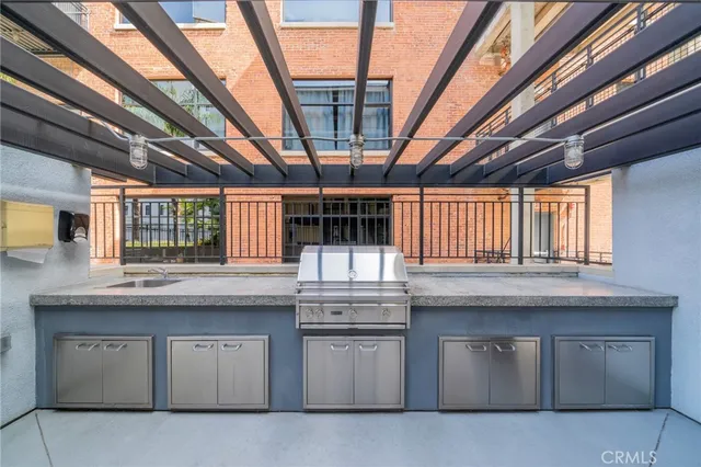 $539,000 | 835 Locust Avenue, Unit 310, Long Beach, CA 90813