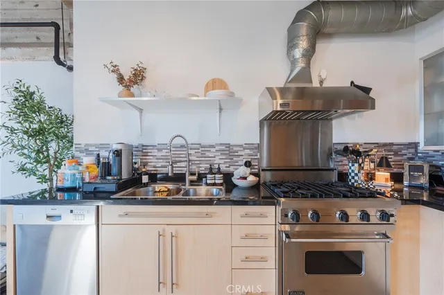 $539,000 | 835 Locust Avenue, Unit 310, Long Beach, CA 90813