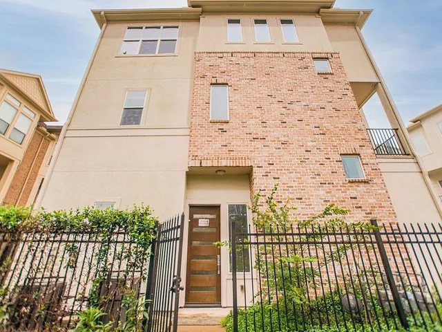 $3,200 | 2004 Rosedale Street, Unit F, Houston, TX 77004