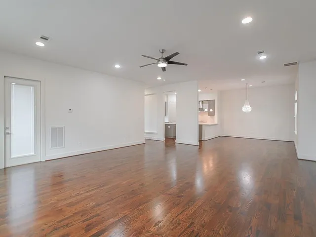 $3,200 | 2004 Rosedale Street, Unit F, Houston, TX 77004