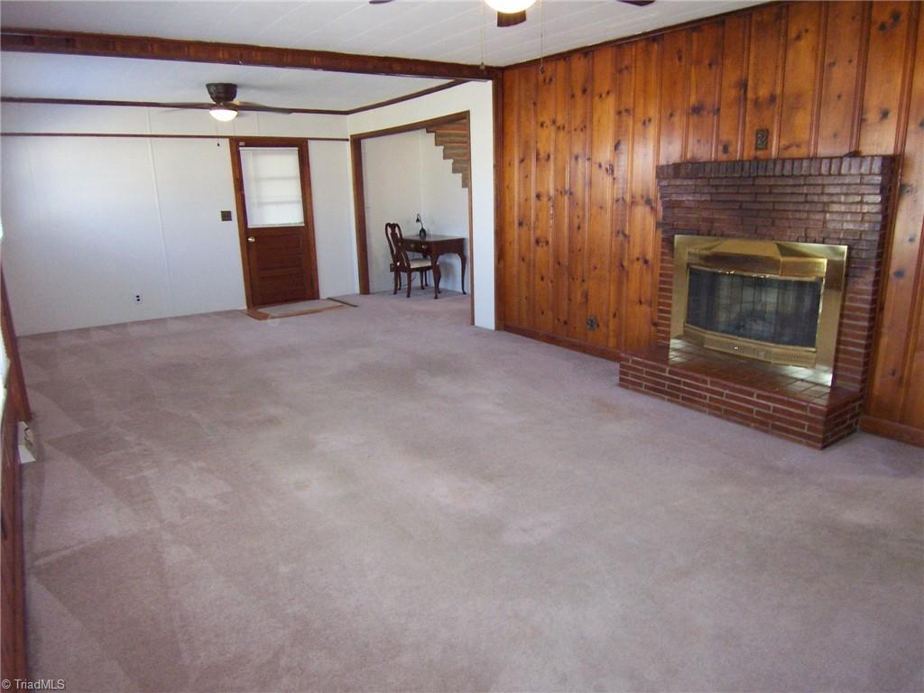 858 Cable Creek Road Asheboro, NC 27205 - Photo 5 of 26 Living room...leading to stairs