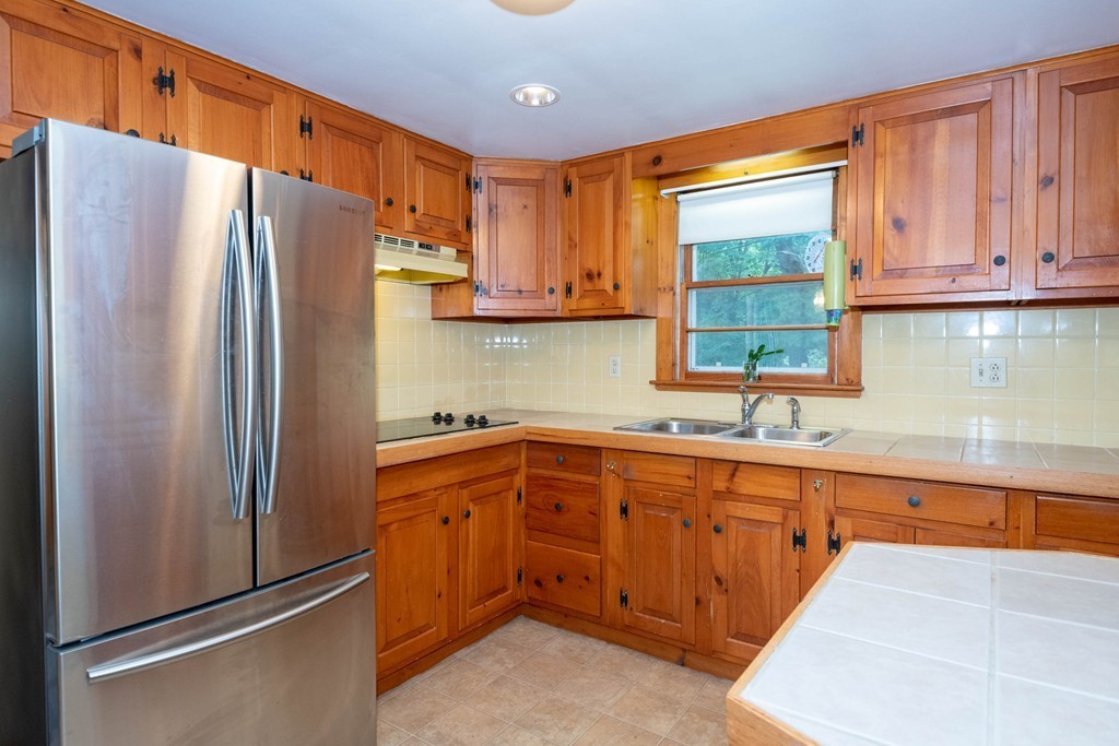 8 Paradise Road Ipswich, MA 01938 - Photo 4 of 16 Gallery Image 4