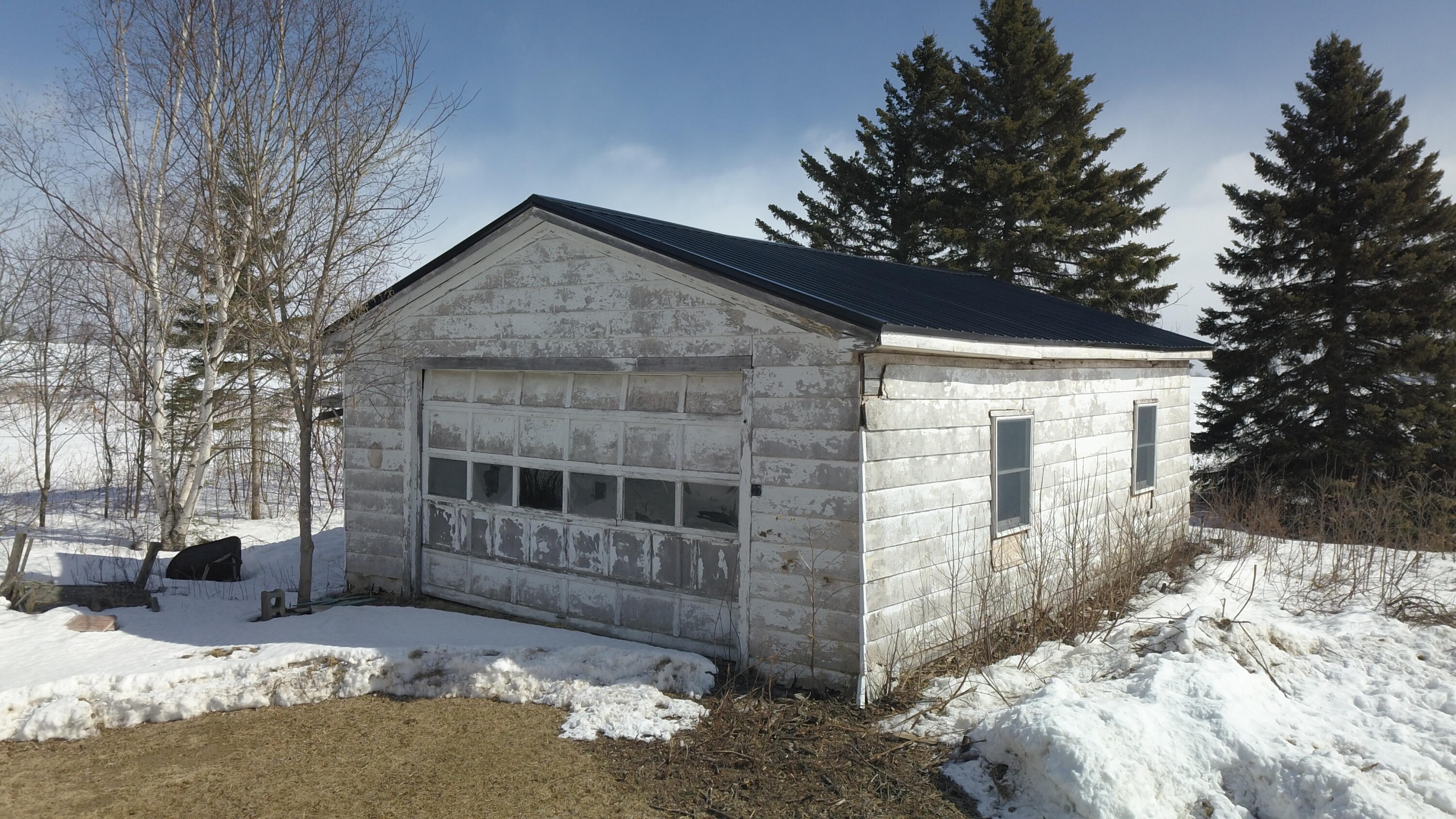 27 Centerline Road Presque Isle, ME 04769 - Photo 3 of 19 Garage