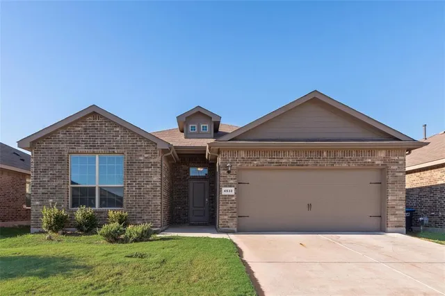 $2,295 | 4532 Fringetree Way, Fort Worth, TX 76036
