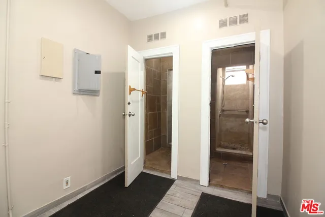 $695 | 647 West 18th Street, Unit 204, Los Angeles, CA 90015