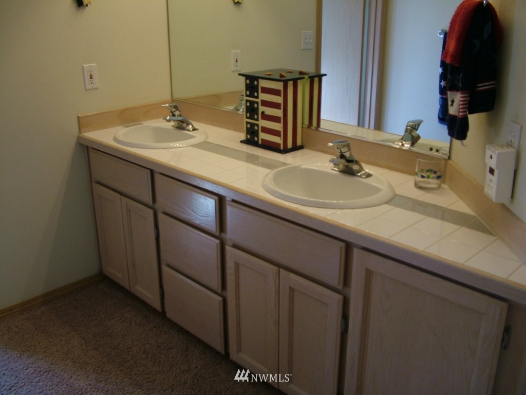 1950 Union Avenue Northeast Renton, WA 98059 - Photo 13 of 19