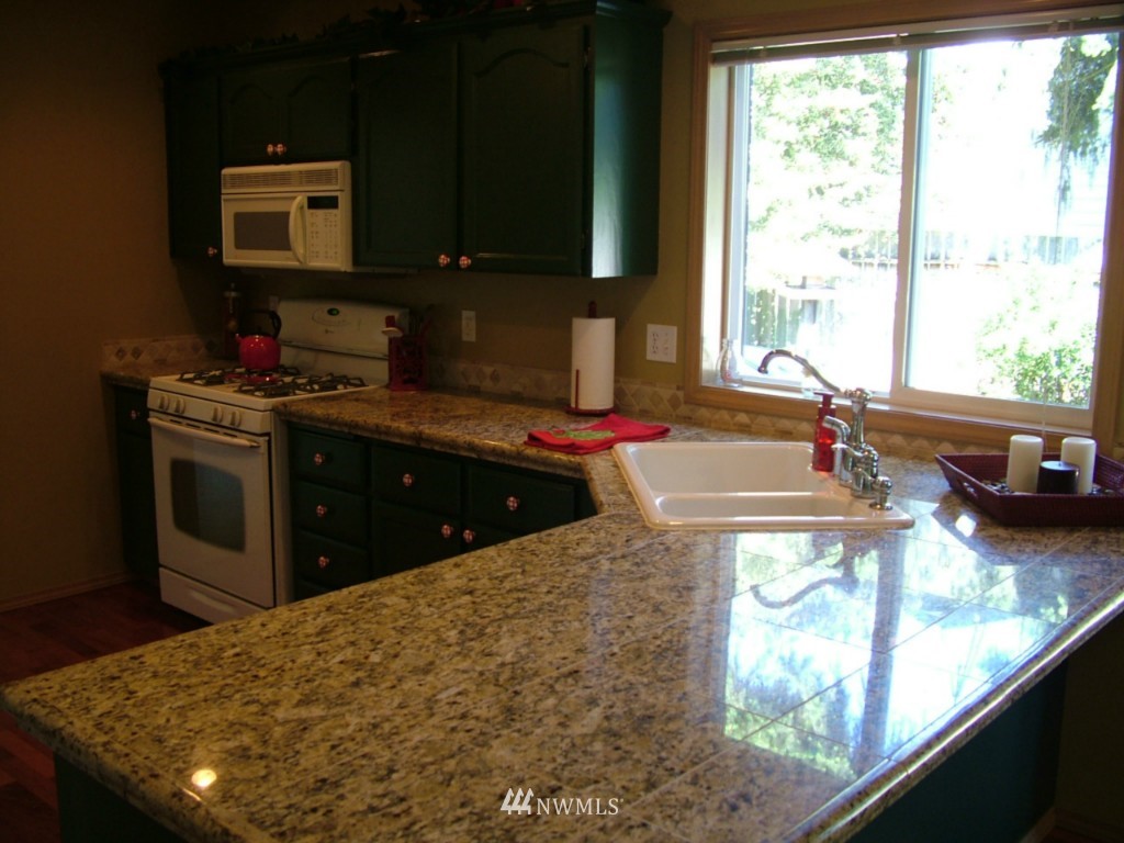 1950 Union Avenue Northeast Renton, WA 98059 - Photo 3 of 19