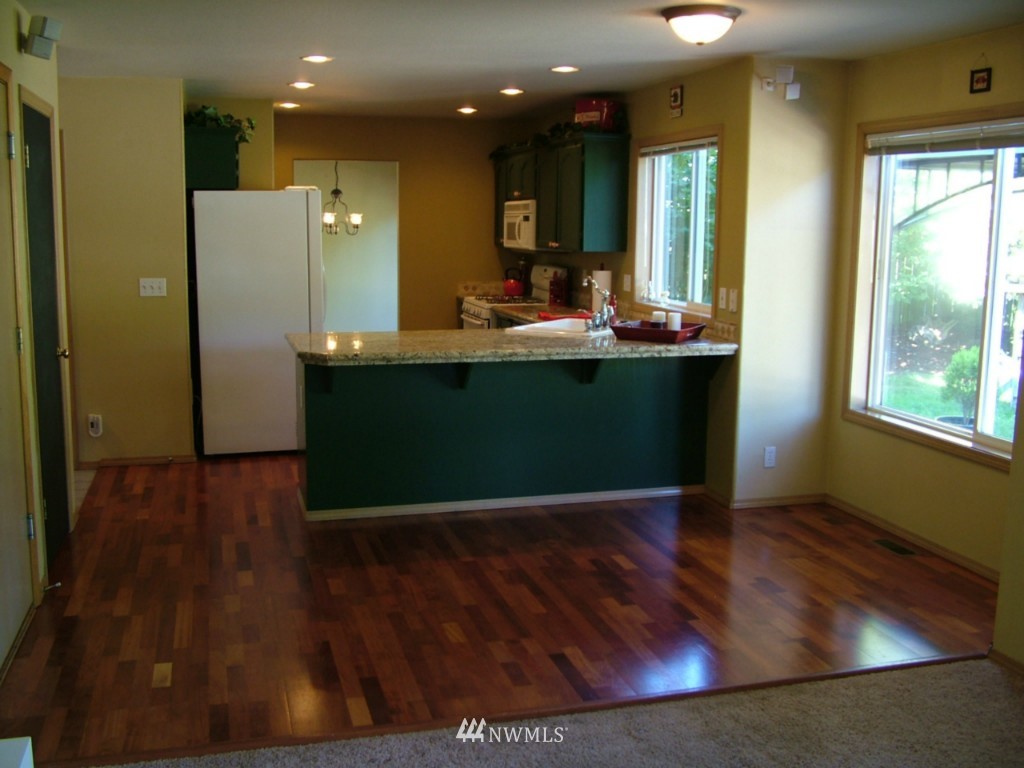 1950 Union Avenue Northeast Renton, WA 98059 - Photo 4 of 19