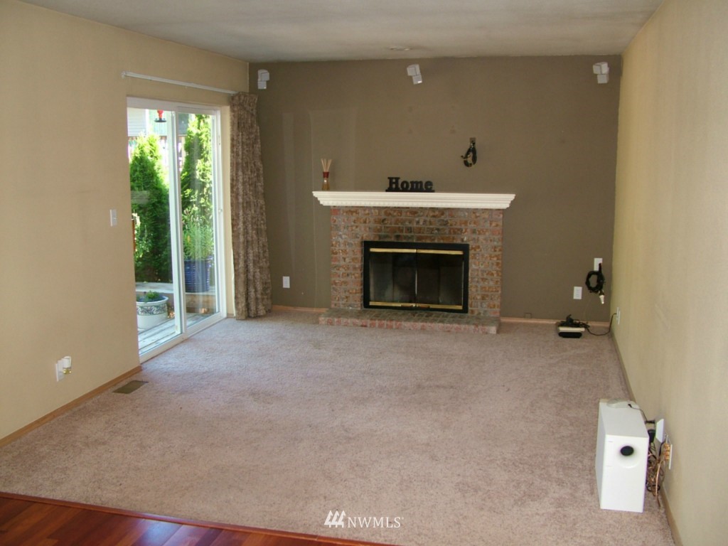 1950 Union Avenue Northeast Renton, WA 98059 - Photo 5 of 19