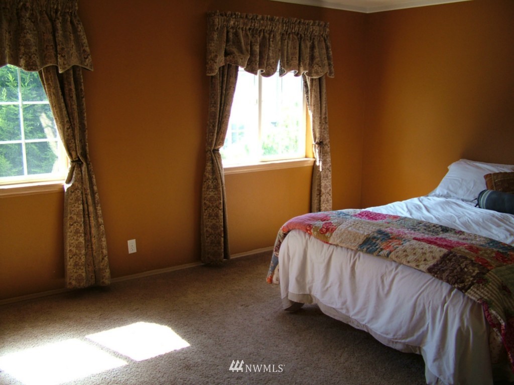 1950 Union Avenue Northeast Renton, WA 98059 - Photo 8 of 19