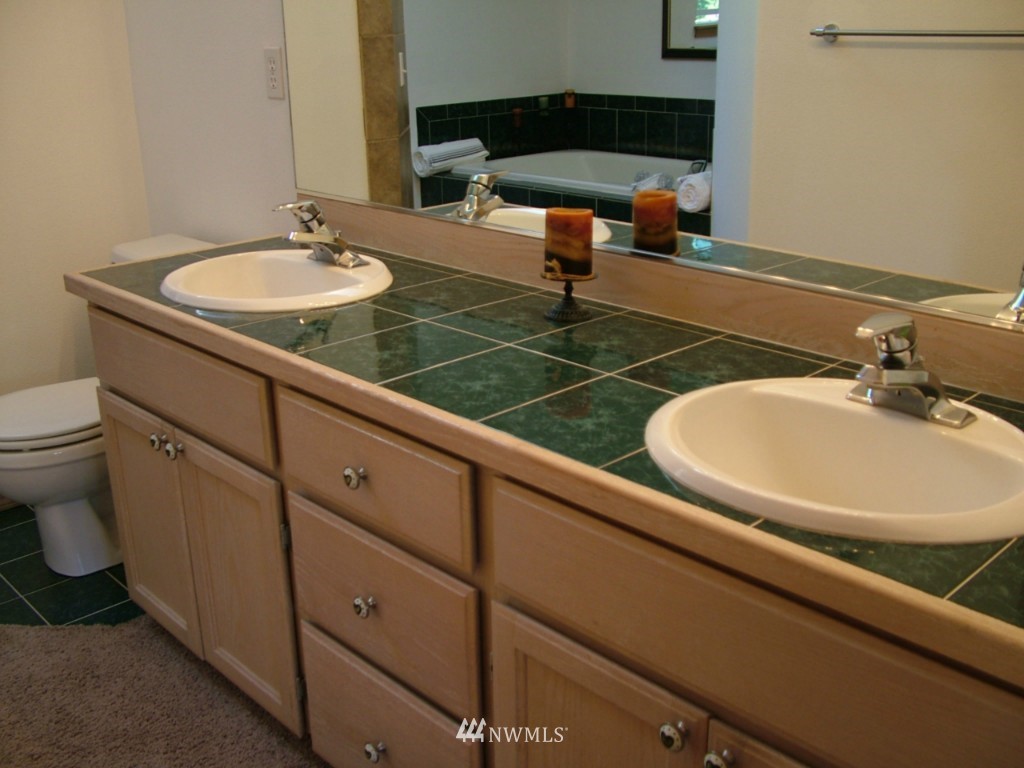 1950 Union Avenue Northeast Renton, WA 98059 - Photo 9 of 19
