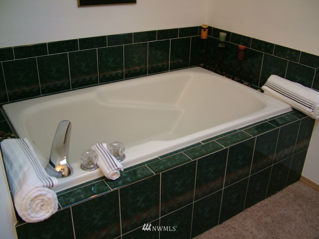 1950 Union Avenue Northeast Renton, WA 98059 - Photo 10 of 19
