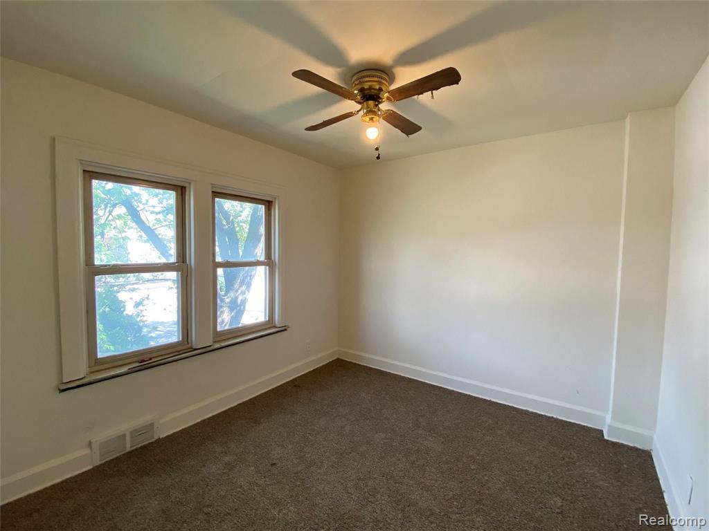 6464 Schaefer Road Dearborn, MI 48126 - Photo 6 of 8