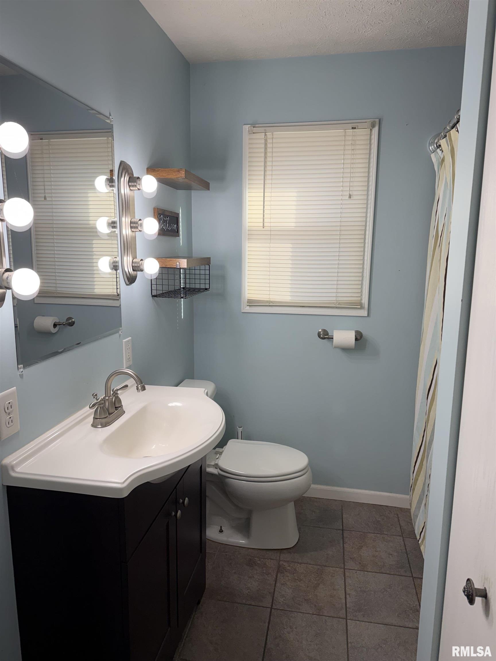 331 Pine Street Jacksonville, IL 62650 - Photo 13 of 17