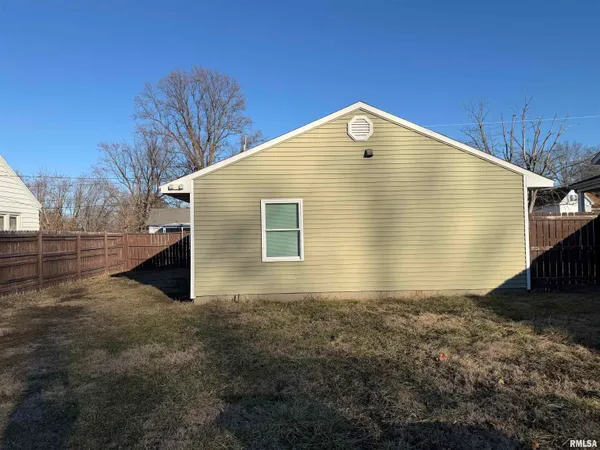 $109,900 | 331 Pine Street, Jacksonville, IL 62650