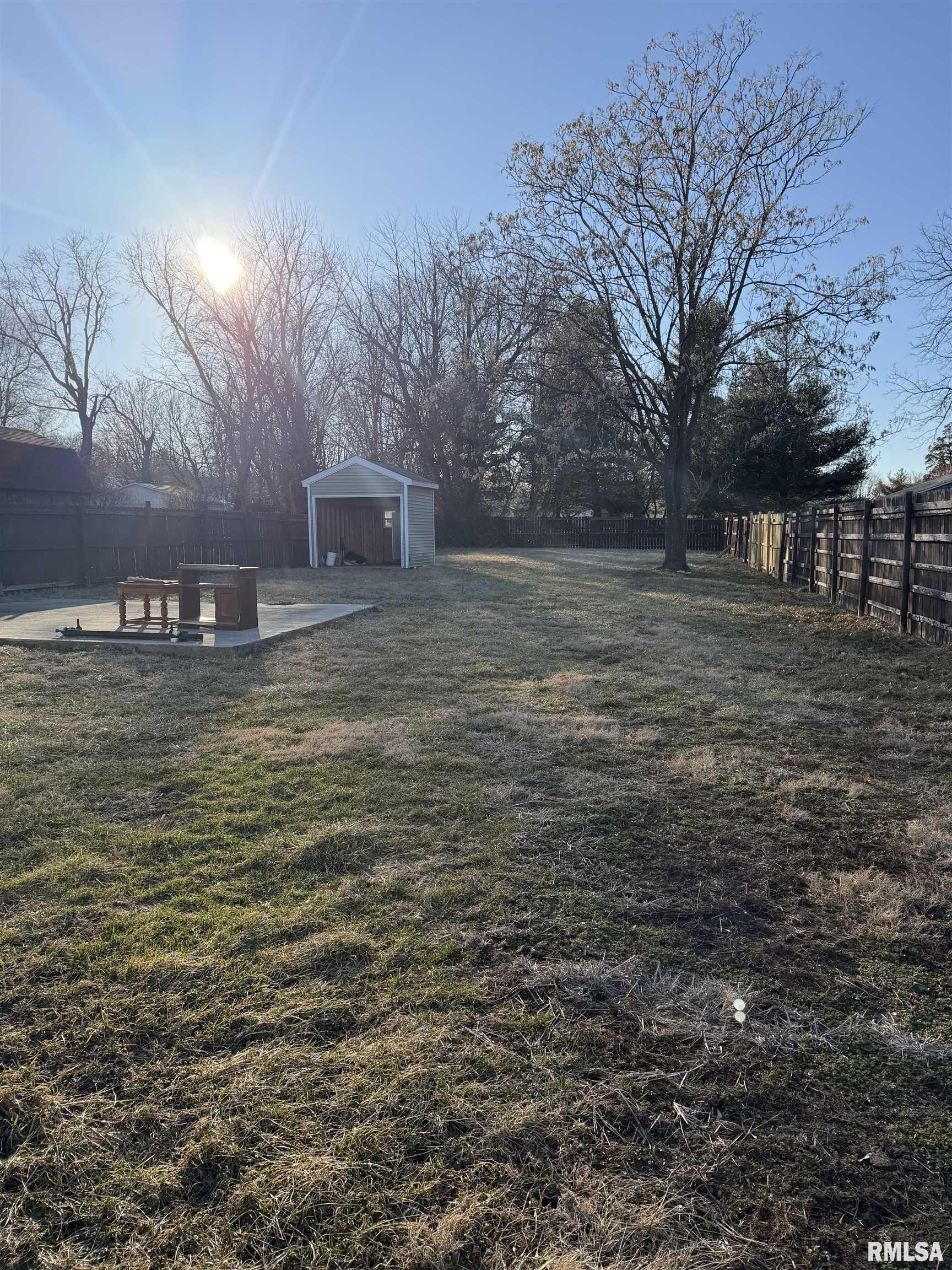 331 Pine Street Jacksonville, IL 62650 - Photo 8 of 17