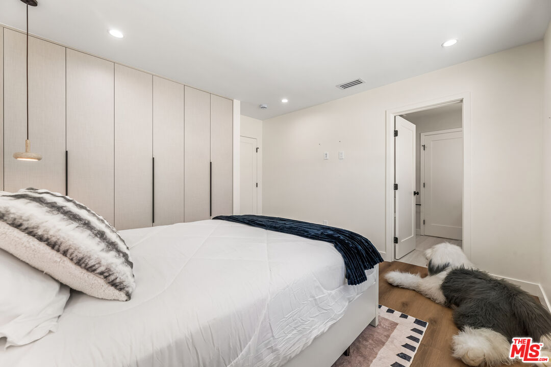 266 Mabery Road Santa Monica, CA 90402 - Photo 33 of 47 a bedroom with a bed and a window