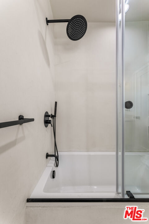 266 Mabery Road Santa Monica, CA 90402 - Photo 9 of 47 a bathroom with a shower