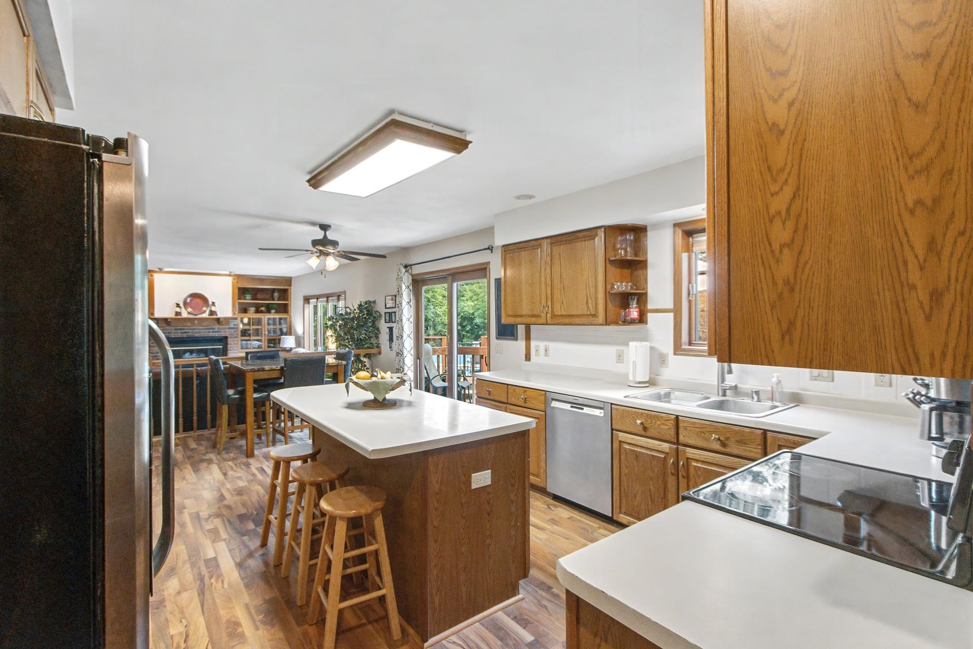 407 Fairbrook Court Waunakee, WI 53597 - Photo 12 of 85