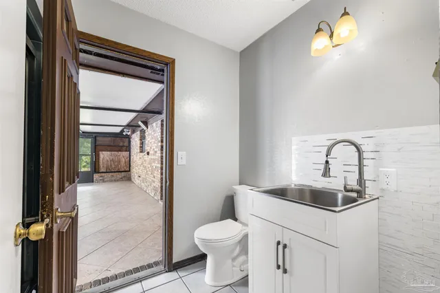 $630,000 | 31079 Highway 90, 90, AL 36574