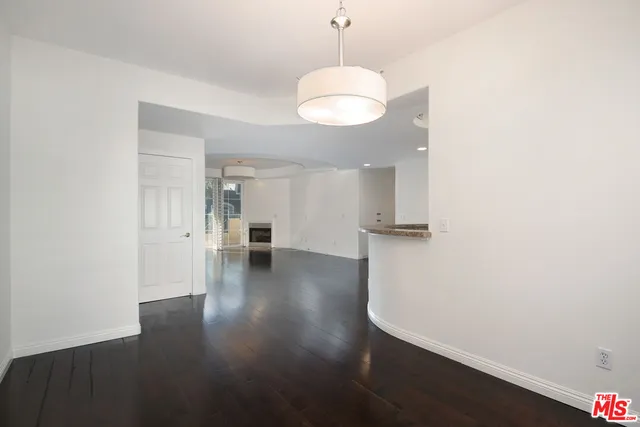 $3,895 | 4400 Cartwright Avenue, Unit 201, Toluca Lake, CA 91602