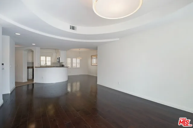 $3,895 | 4400 Cartwright Avenue, Unit 201, Toluca Lake, CA 91602