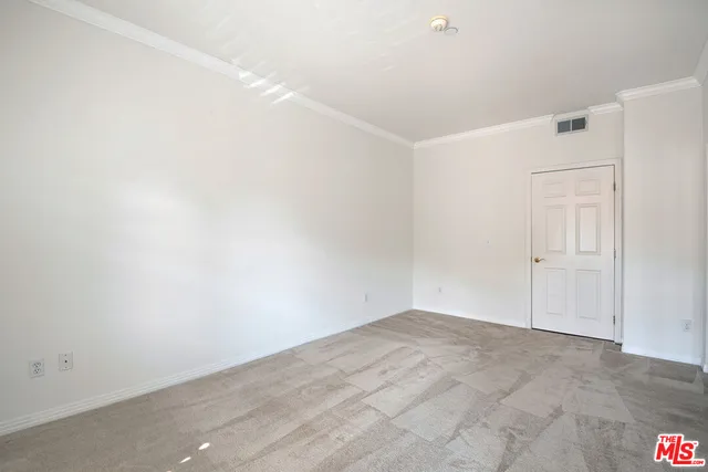 $3,895 | 4400 Cartwright Avenue, Unit 201, Toluca Lake, CA 91602